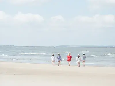 Mid Beach girls