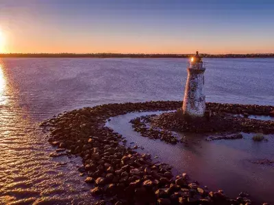 cockspur lighthouse tybee