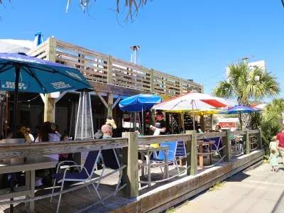 exterior image of sting ray's seafood restaurant