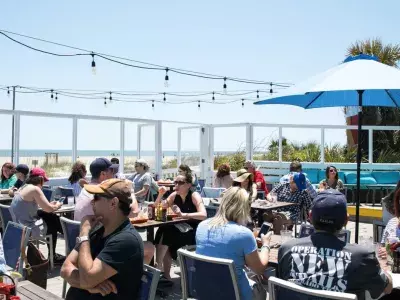 Outdoor restaurant dining on a deck