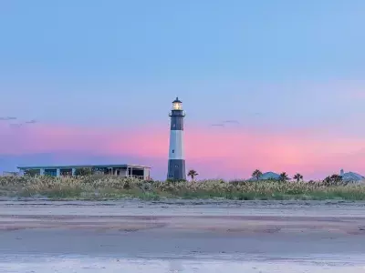 Tybee Island Lighthouse beach view